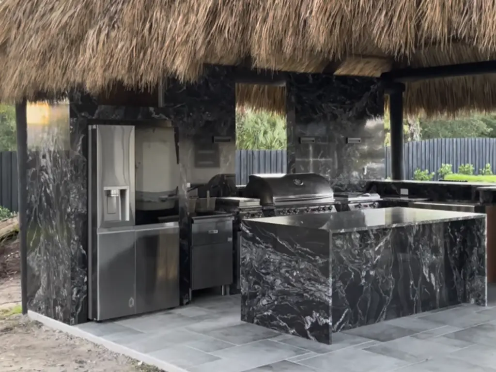 Outdoor kitchen. AFP Kitchen & Granite. Ft. Pierce.